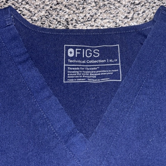 Figs Catarina One Pocket Top - Picture 2 of 3